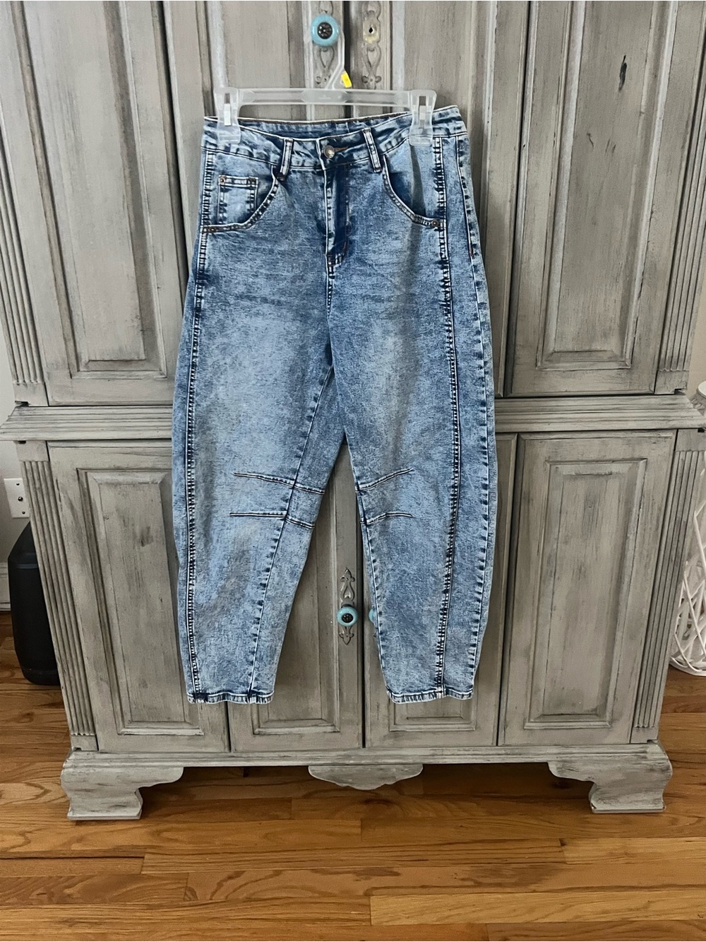 Light Wash Barrel Jeans - Casual High-Rise Women’s Denim